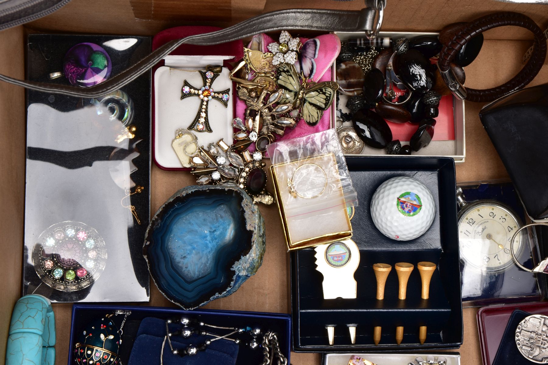 A BOX OF ASSORTED ITEMS, to include various costume jewellery pieces such as yellow and white - Image 4 of 11