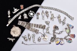 A BAG OF ASSORTED WHITE METAL JEWELLERY, to include a silver gate bracelet, fitted with a heart