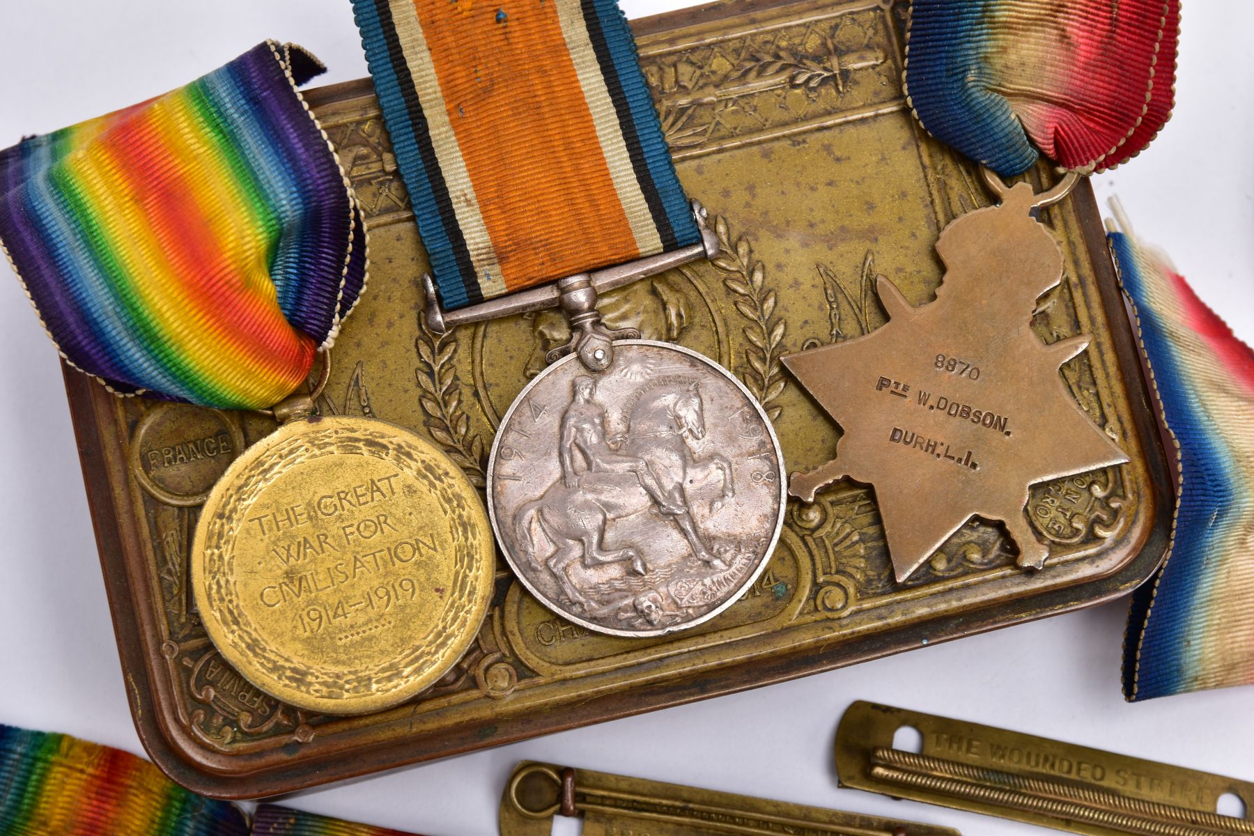 A GROUP OF WWI 1914-15 STAR BRITISH WAR AND VICTORY MEDALS, named to 8870 Pte. W.Dobson (4-8870) - Image 5 of 6