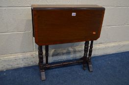 AN EDWARDIAN INLAID MAHOGANY AND CROSSBANDED SUTHERLAND TABLE with turned legs