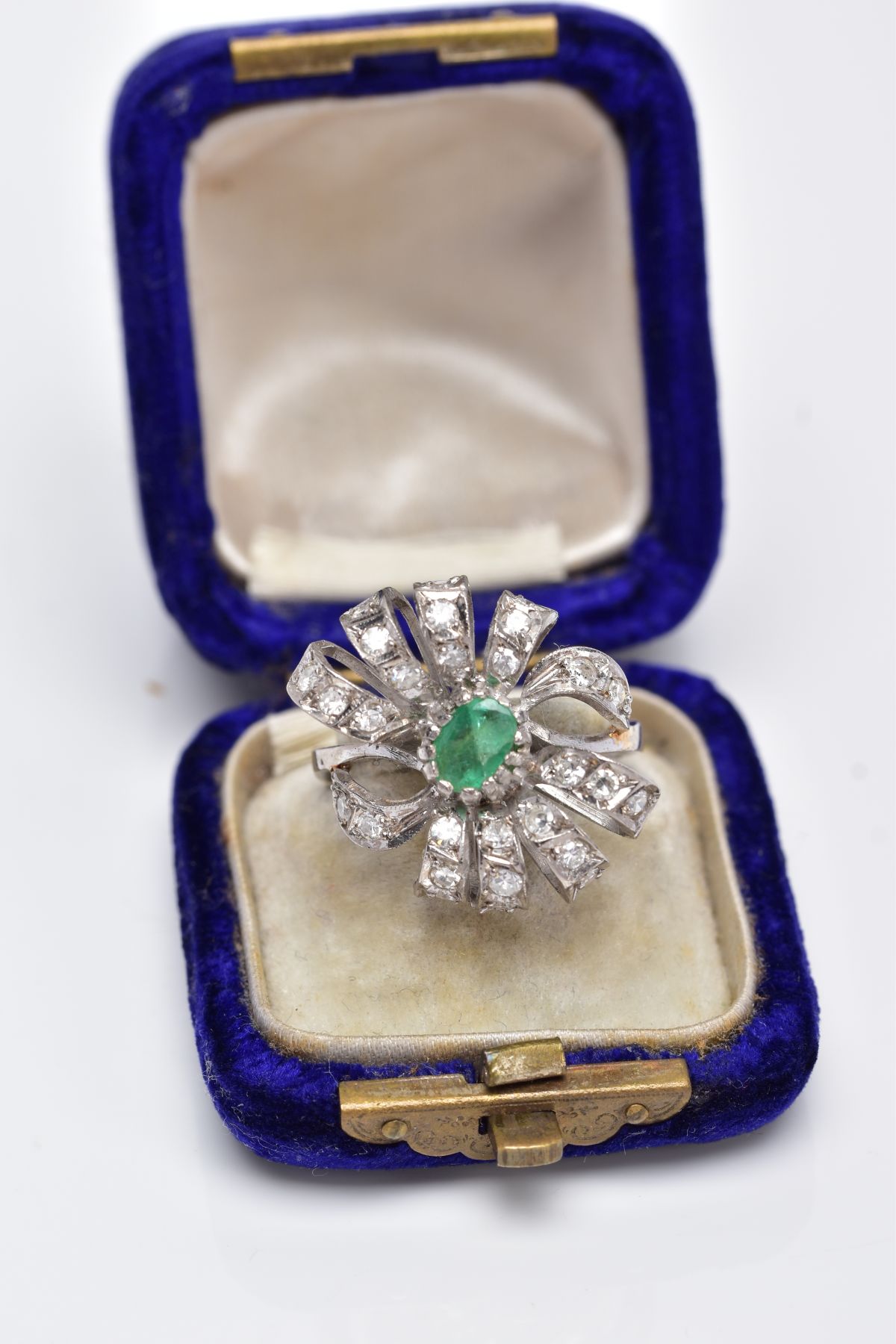 A WHITE METAL EMERALD AND DIAMOND RING, set with a central oval cut emerald (internal fracture - Image 5 of 6