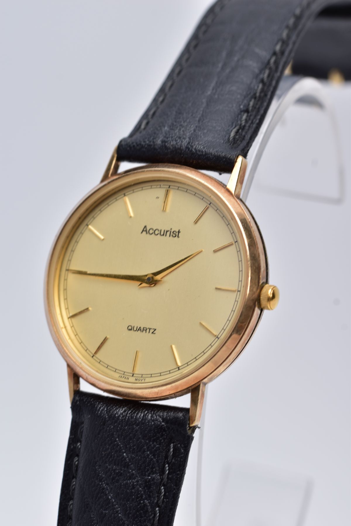 A GENTS 9CT GOLD 'ACCURIST' WRISTWATCH, round gold tone dial signed 'Accurist, Quartz', baton - Image 3 of 6