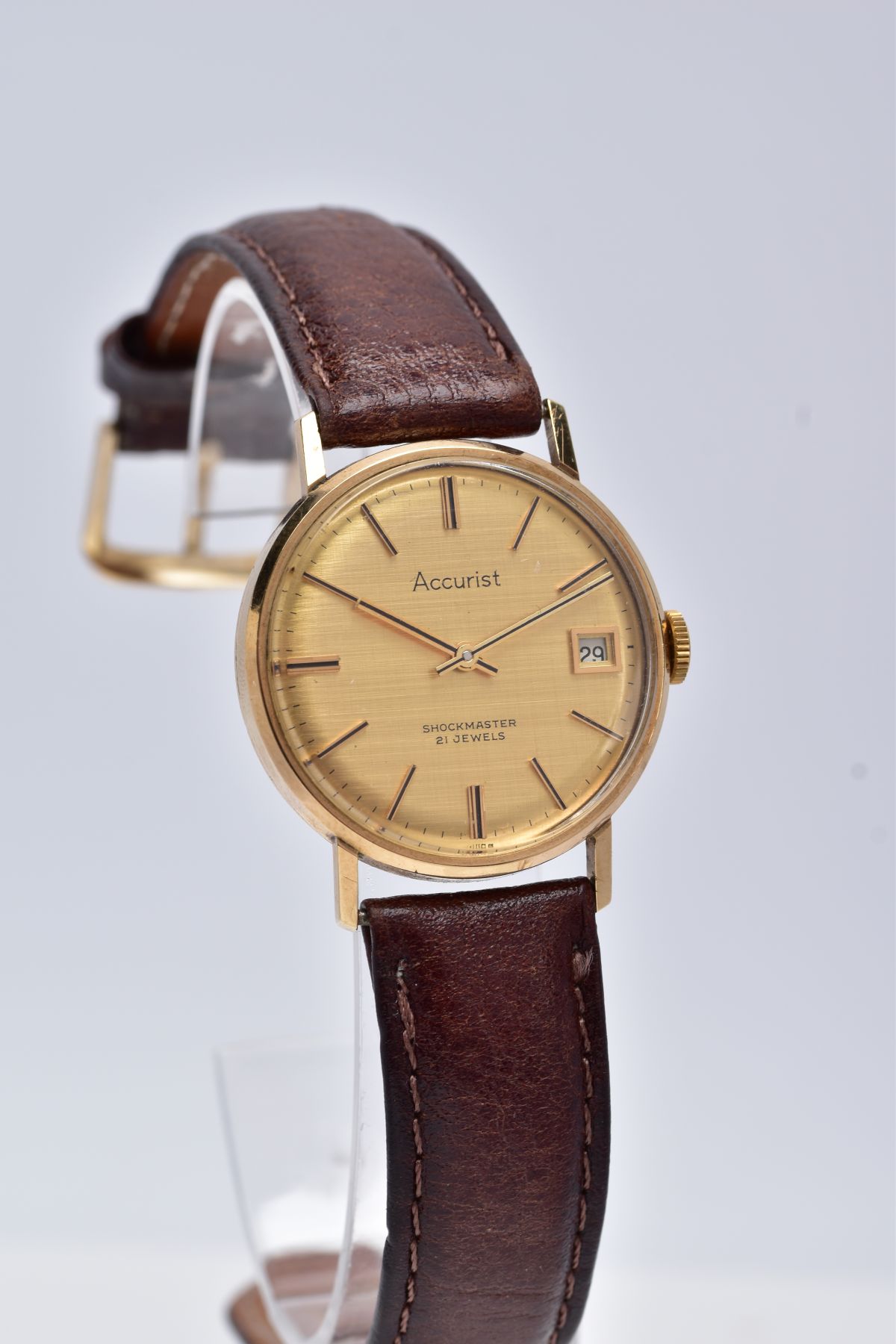 A 9CT GOLD GENTS 'ACCURIST' WRISTWATCH, hand wound movement, round gold dial signed 'Accurist, shock - Image 2 of 7