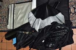 A SMALL QUANTITY OF PORTABLE PHOTOGRAPHY STUDIO EQUIPMENT, including tripods, fabric and plastic
