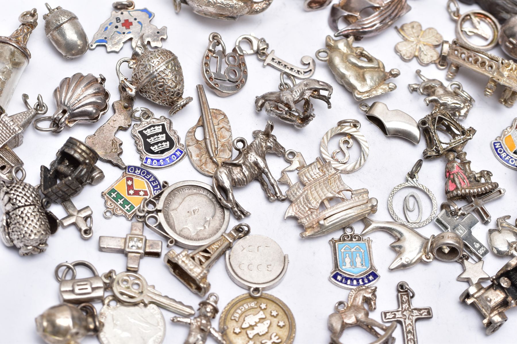 A BAG OF ASSORTED SILVER AND WHITE METAL CHARMS, to include sixty four charms in various forms - Image 2 of 7