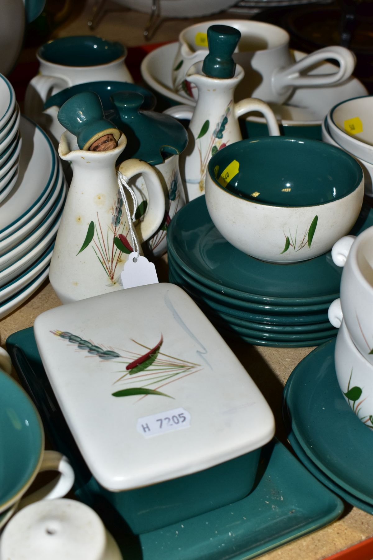 DENBY GREENWHEAT PART DINNER SERVICE, comprising six 26cm plates, eight 16.5cm plates, two tureens - Image 7 of 8