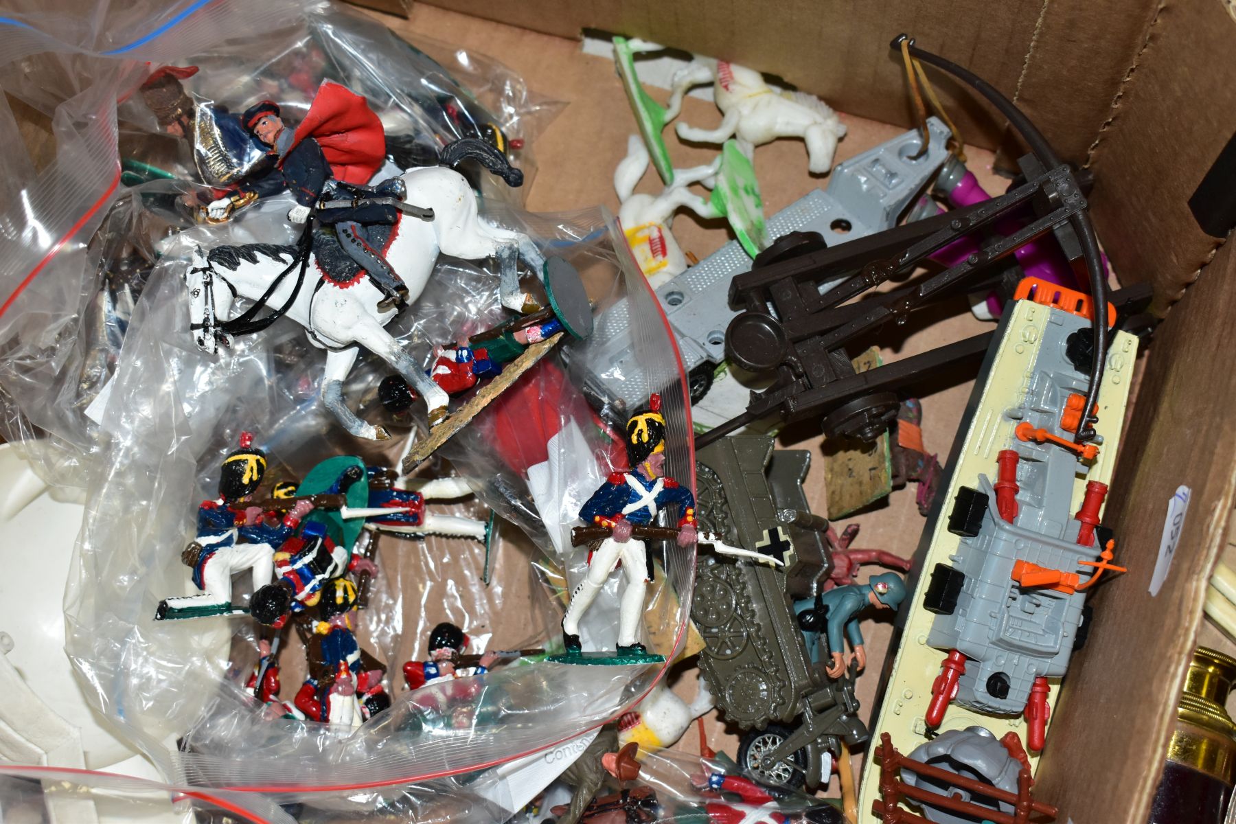 A QUANTITY OF ASSORTED METAL AND PLASTIC SOLDIERS FIGURES, Timpo, Britains, Airfix, Delprado, etc, - Image 4 of 4