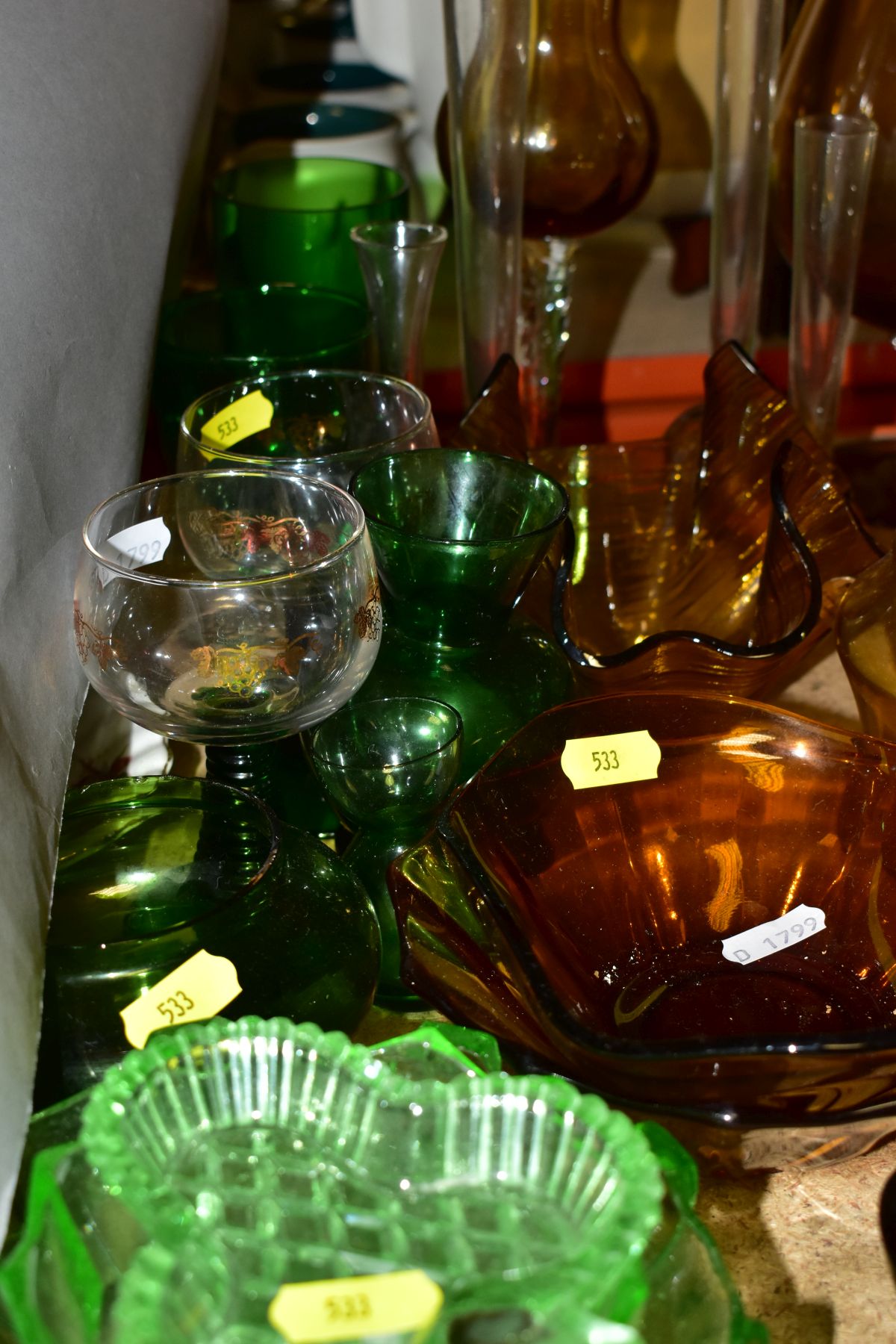 A QUANTITY OF COLOURED GLASS, to include controlled bubble bud vases, Chance handkerchief vase, - Image 6 of 10