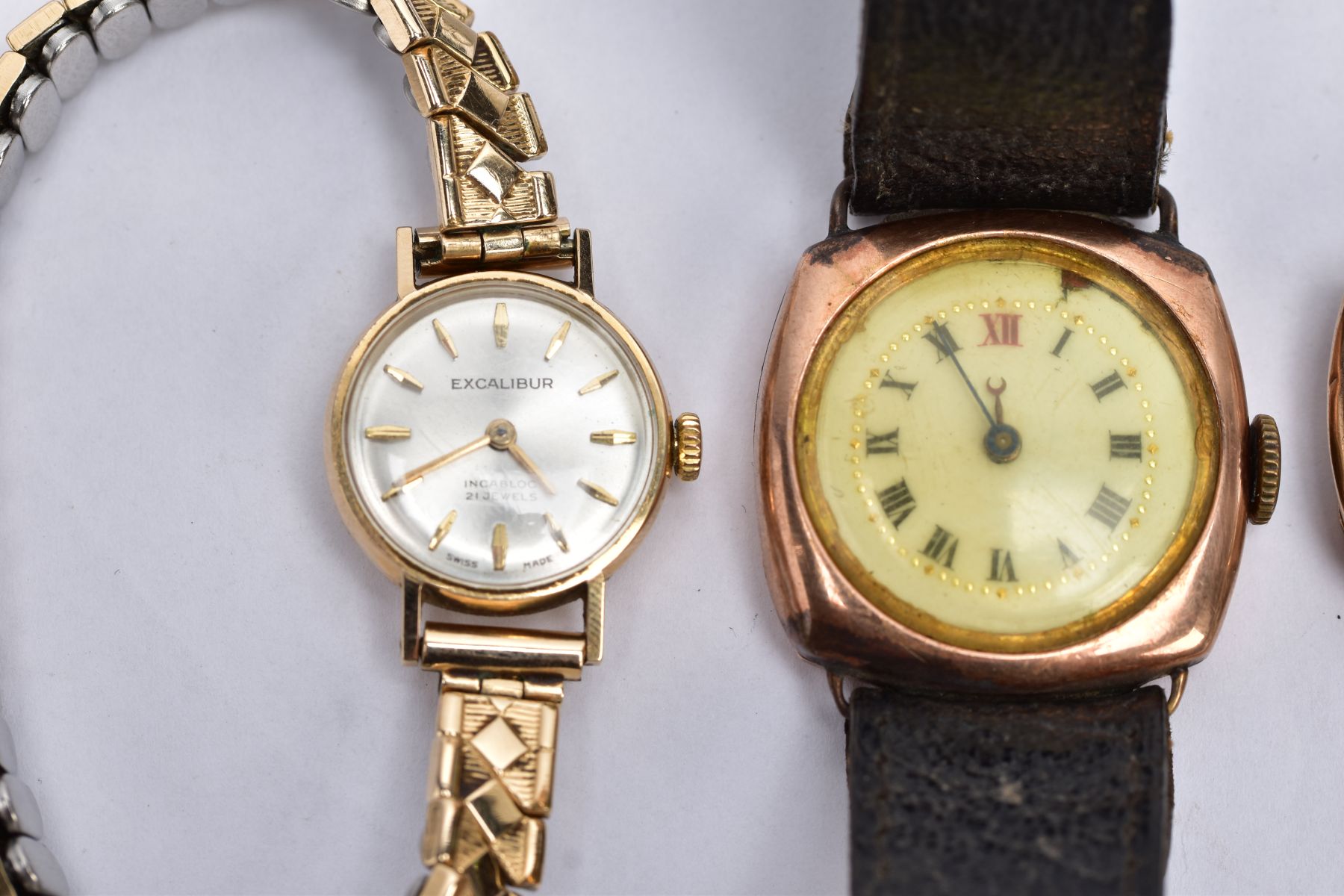 FOUR 9CT GOLD CASED WRISTWATCHES, to include a gent's watch with a round white dial, Roman numerals, - Image 2 of 3
