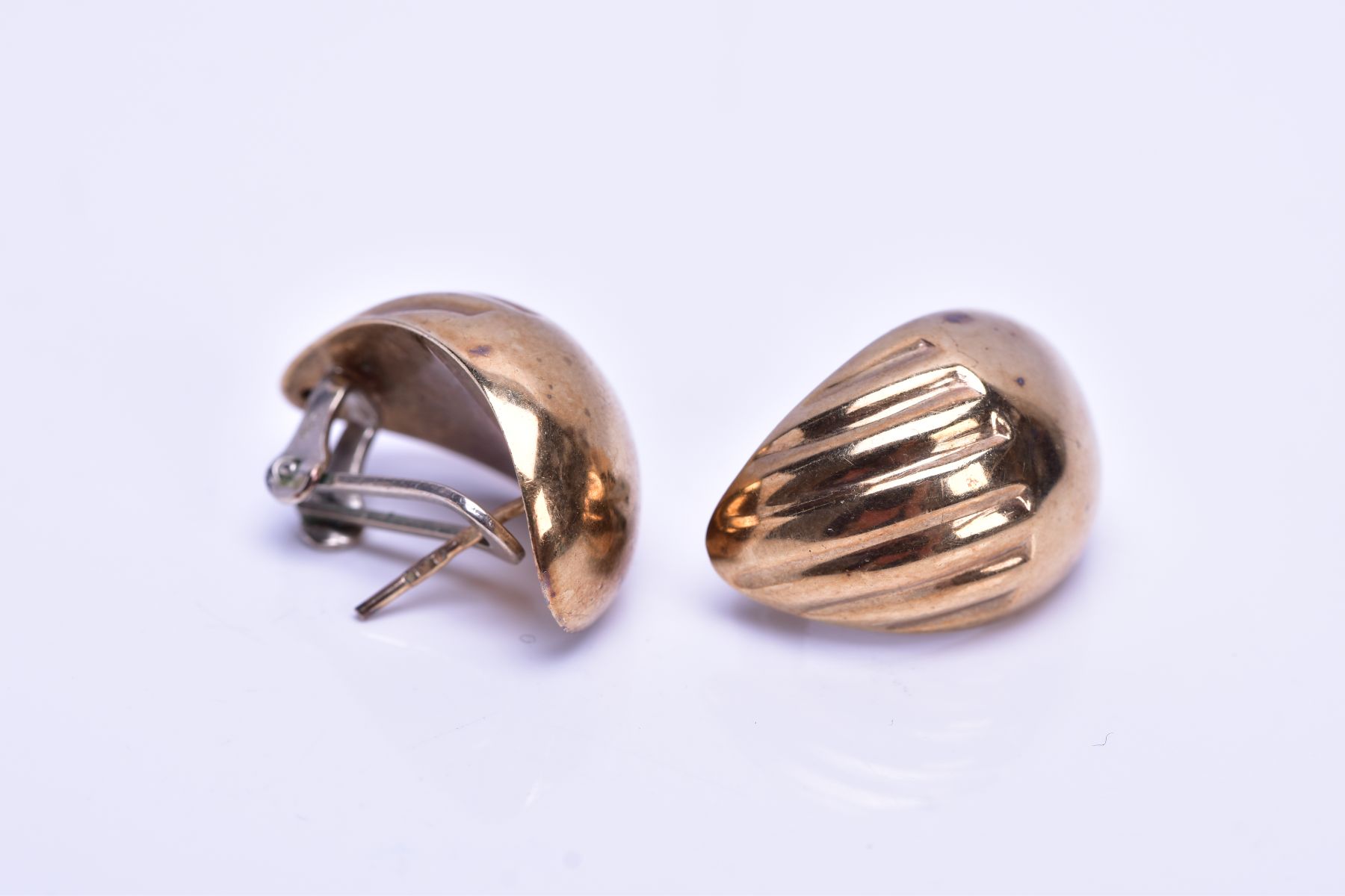 A PAIR OF 9CT GOLD EARRINGS, each hollow earring of an oval half hoop form, post and clip back - Image 3 of 3