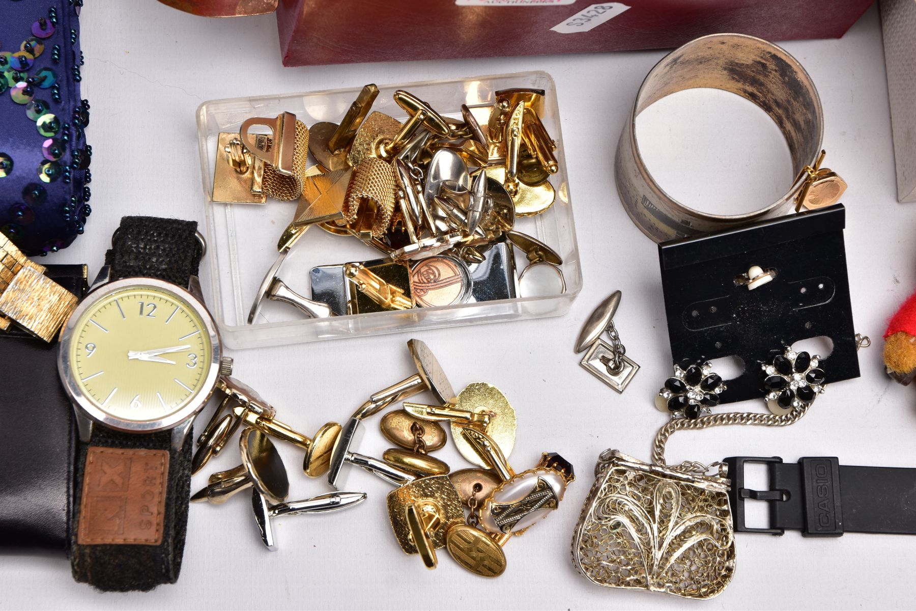 TWO BOXES OF COSTUME JEWELLERY AND ITEMS, to include a single, yellow metal non-pierced earring - Image 3 of 6