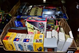 A QUANTITY OF BOXED MODERN DIECAST VEHICLES, Lledo Vanguards, Days Gone, EFE (assorted Bedford OB