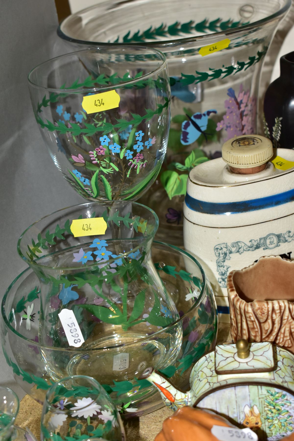 ORNAMENTAL GLASS AND CERAMICS, etc, to include Portmeirion hand painted vase, oversize wine glass, - Image 12 of 12