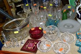 A SMALL GROUP OF GLASSWARE, to include ring dishes, graduated swans, four Webb Corbett liqueur