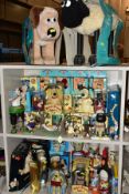 A COLLECTION OF VARIOUS NOVELTY WALLACE & GROMIT, to include 'Air Freshener', umbrella, magnets, '