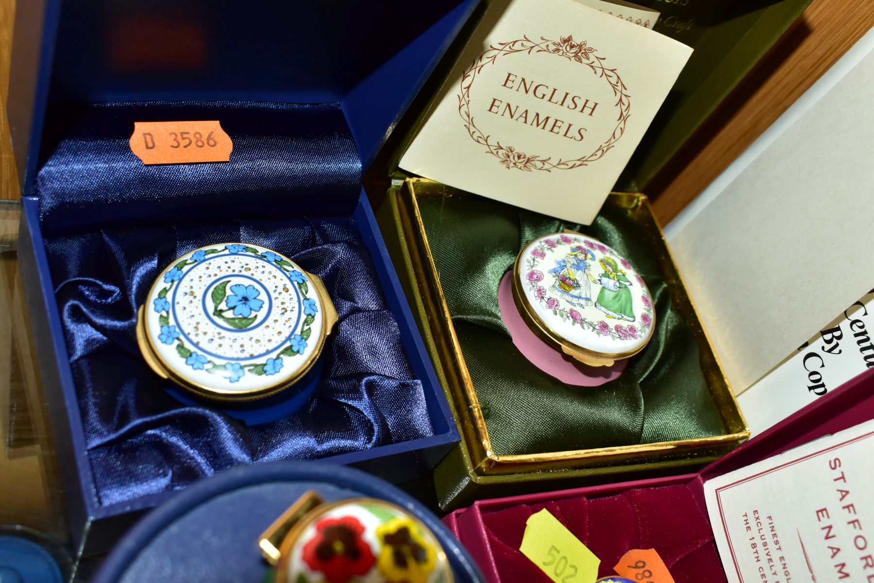 A GROUP OF ENAMEL BOXES, some boxed , comprising Halcyon Days, 'Congratulations' (boxed) and '1993 a - Image 5 of 6