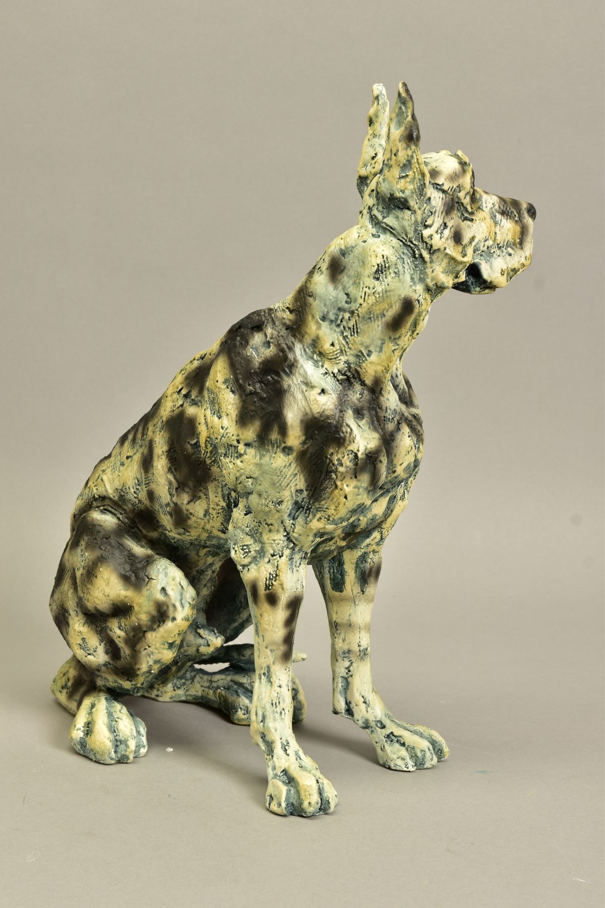 APRIL SHEPHERD (BRITISH CONTEMPORARY) 'ON GUARD' a limited edition sculpture of a Great Dane 62/295, - Bild 4 aus 6