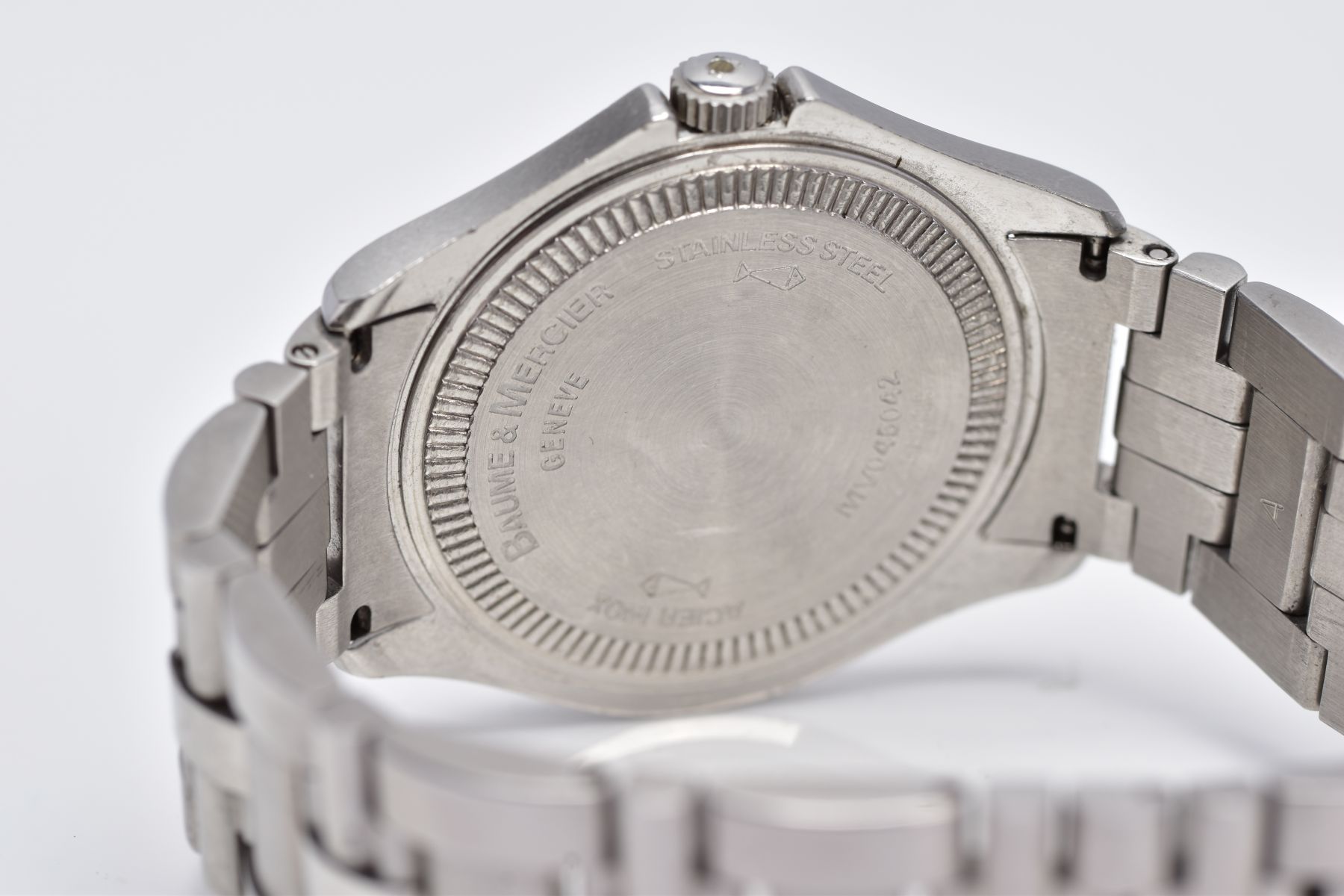 A GENTS BAUME & MERCER GENEVE WRISTWATCH, round white dial signed 'Baume & Mercer Geneve', baton - Image 5 of 6