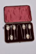 A CASE SET OF SILVER TEASPOONS, to include six teaspoons, each with a shell shaped bowl, twist