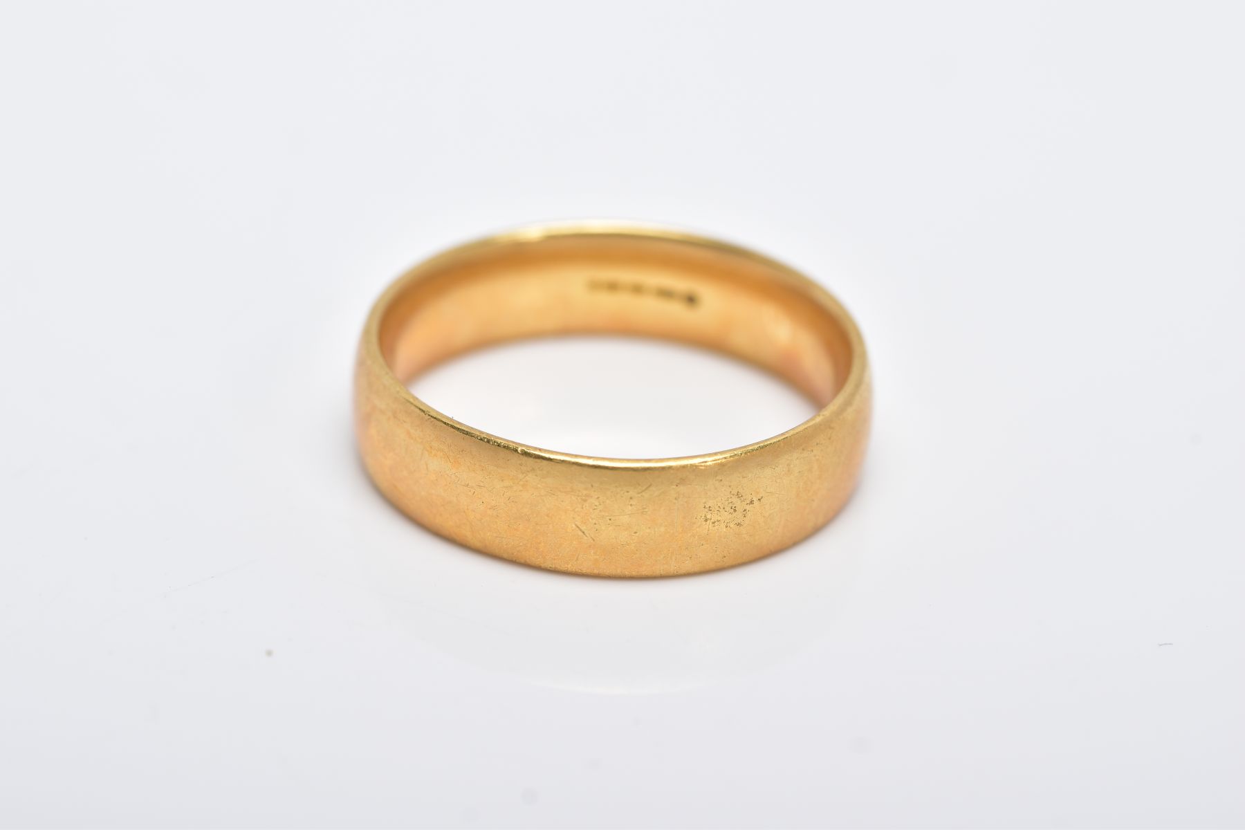 AN 18CT GOLD WIDE BAND, of a plain polished design, approximate width 6mm, hallmarked 18ct gold - Image 3 of 3