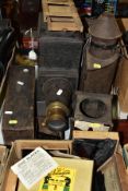 A VINTAGE TINPLATE MAGIC LANTERN with an unbranded lens, two other tinplate items, a tray of