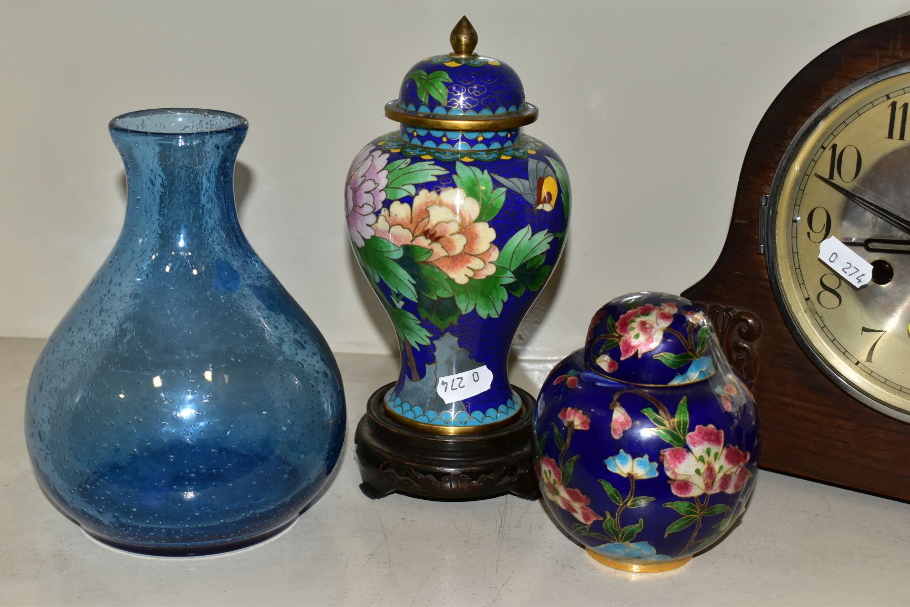 A 1920'S OAK CASED DOME TOP MANTEL CLOCK, two 20th Century cloisonne jars and covers, one with a - Image 5 of 6