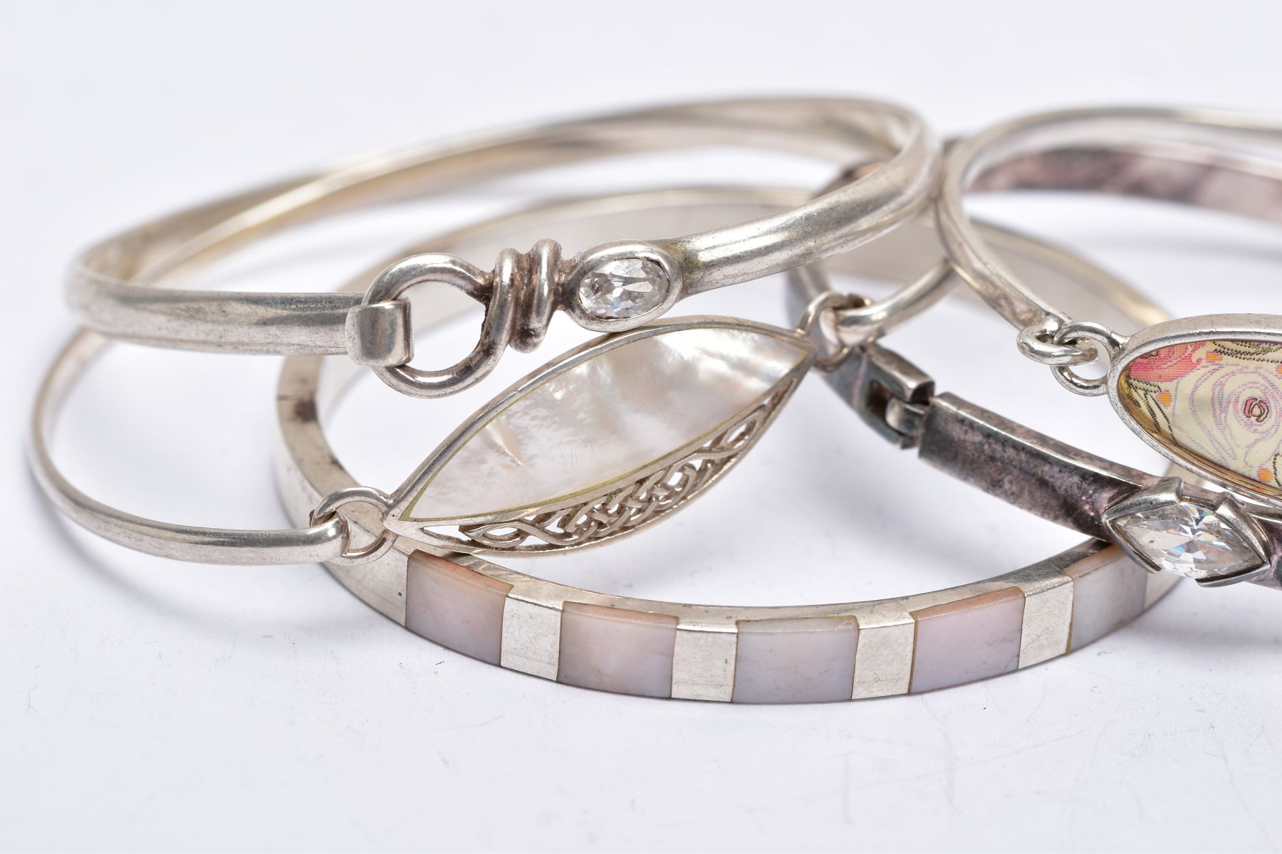 A BAG OF ASSORTED SILVER AND WHITE METAL BANGLES, to include three silver bangles such as a mother - Image 3 of 4