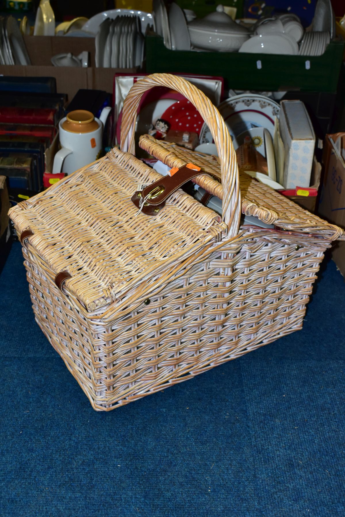 A MODERN WICKER PICNIC BASKET, containing four place settings with two extra wine glasses, - Image 5 of 8