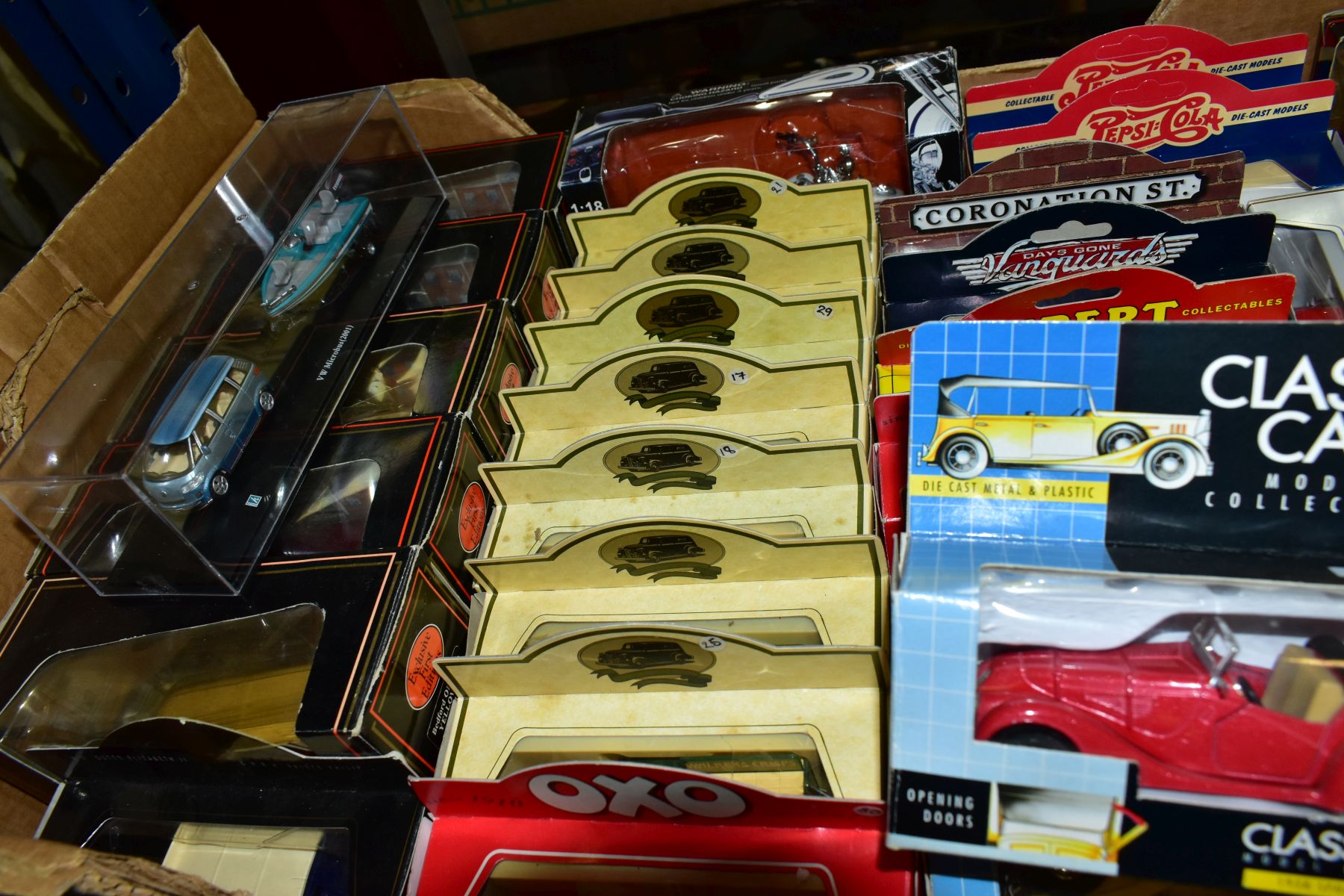 A QUANTITY OF BOXED MODERN DIECAST VEHICLES, Lledo Vanguards, Days Gone, EFE (assorted Bedford OB - Image 3 of 4