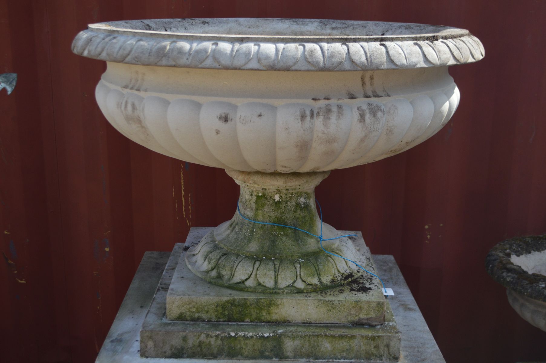 A LARGE RECONSTITUTED STONE CAMPANA GARDEN URN, on a separate square plinth base, diameter 89cm x - Image 2 of 4