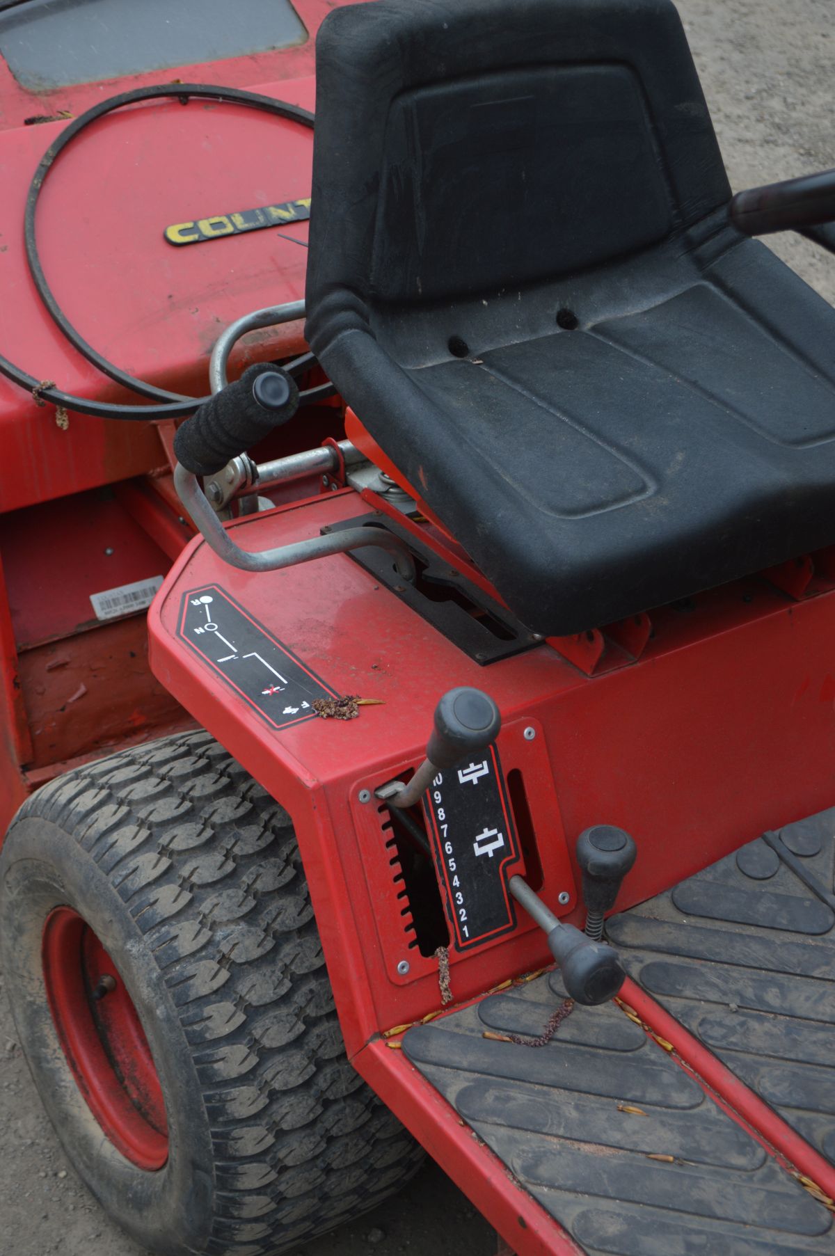 A COUNTAX HYDROSTATIC C600H RIDE ON LAWNMOWER, with a briggs and Stratton engine (key) - Image 7 of 7