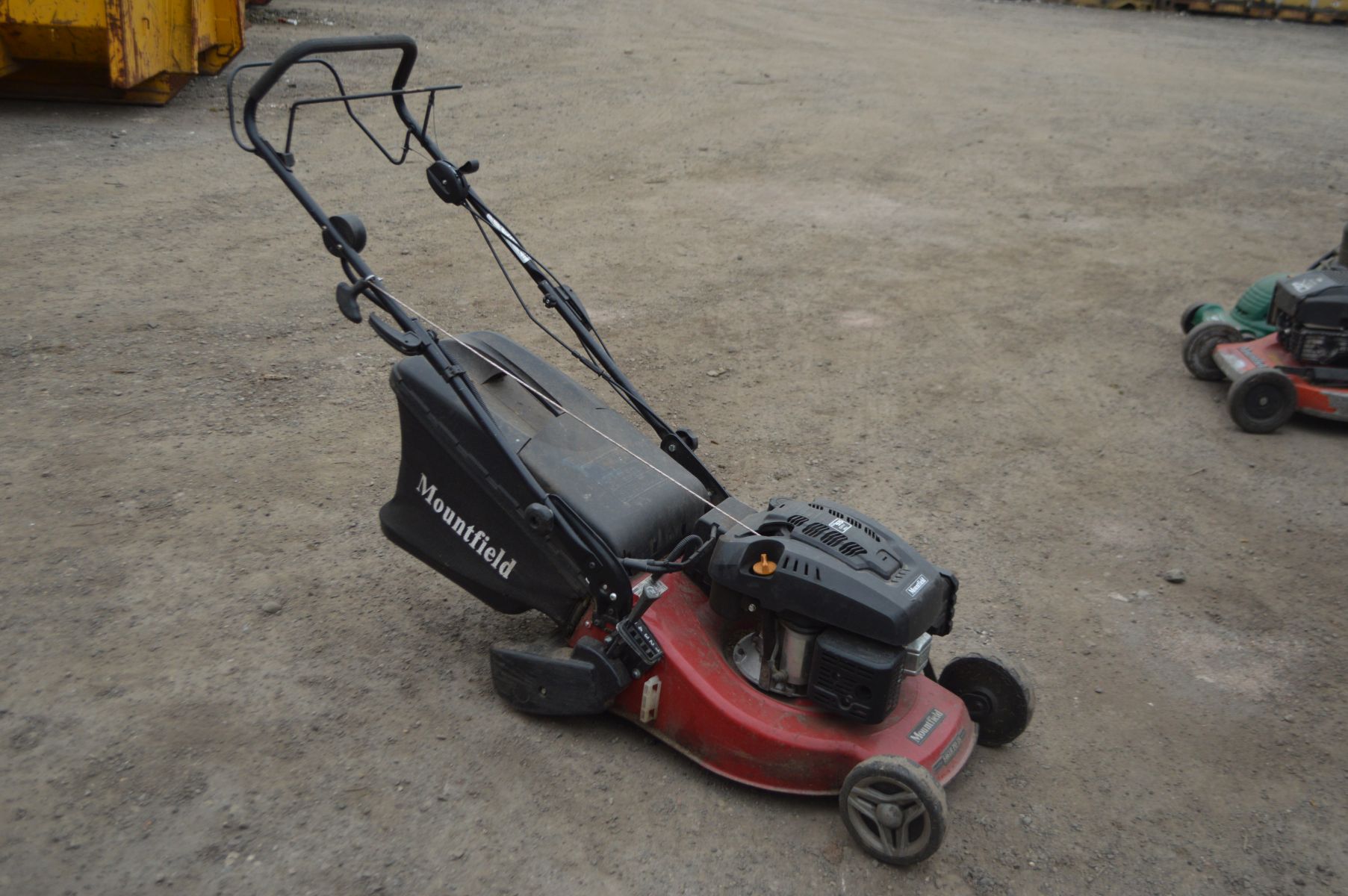 A MOUNTFIELD S461R PD ES PETROL SELF PROPELLED ROLLER LAWNMOWER, with battery key start, 160cc