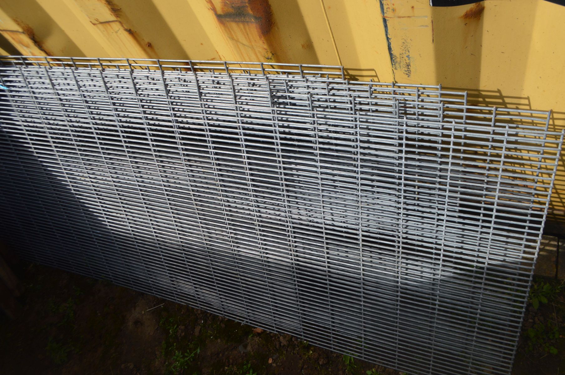 TEN GALVANISED WIRE MESH, 260cm x 67cm (unknown if all the same size)
