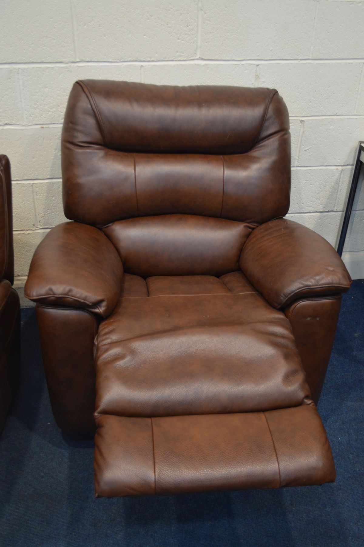 A LA-Z- BOY BROWN LEATHER CORNER SOFA, with electric recliners to each ends, length 250cm x depth - Image 6 of 6