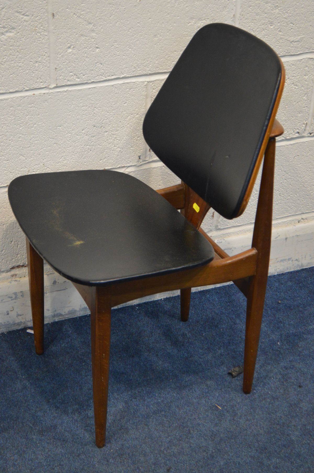 A SET OF FOUR ELLIOTS OF NEWBURY TEAK DINING CHAIRS, with black leatherette seat pads (one loose - Image 2 of 4