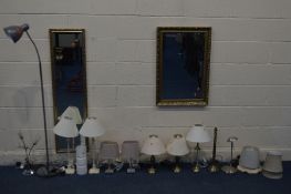 A QUANTITY OF VARIOUS LAMPS, to include three pairs of table lamps, four other table lamps, four