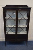 AN EDWARDIAN MAHOGANY ASTRAGAL GLAZED TWO DOOR DISPLAY CABINET, white painted interior, width 92cm x