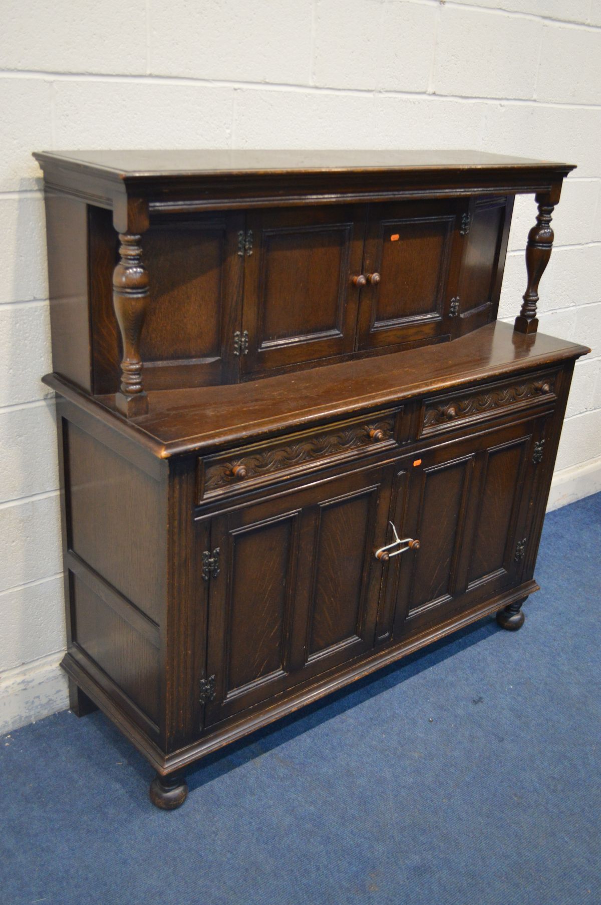 AN OAK COURT CUPBOARD, width 138cm x depth 49cm x height 138cm - Image 2 of 2