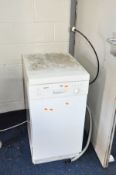 A BOSCH SLIMLINE DISH WASHER 45cm wide (PAT pass and powers up)