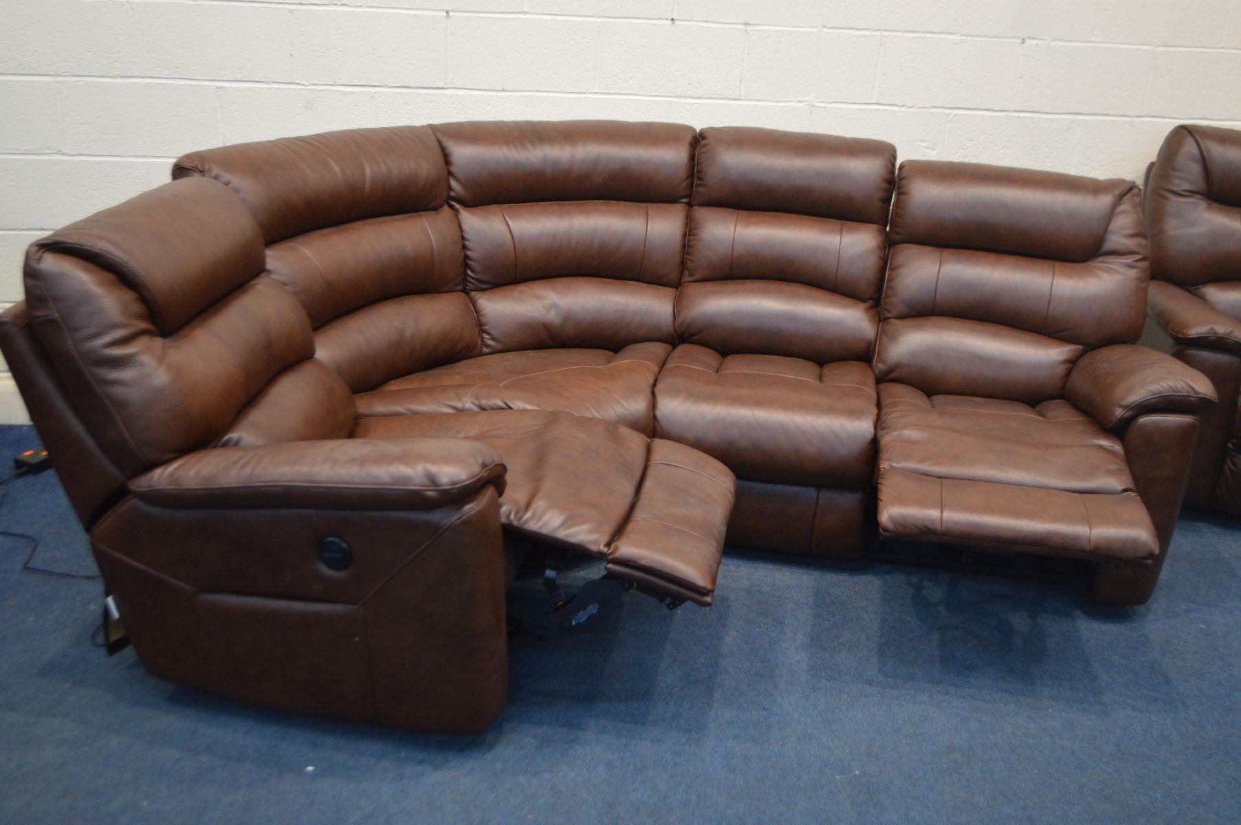 A LA-Z- BOY BROWN LEATHER CORNER SOFA, with electric recliners to each ends, length 250cm x depth - Image 2 of 6