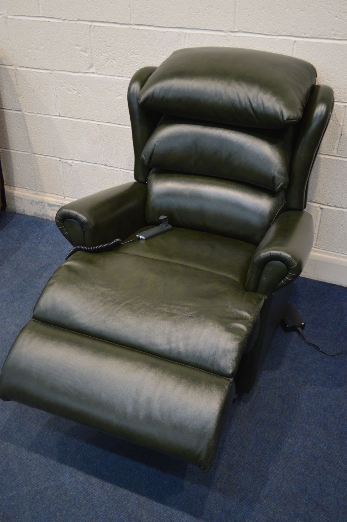 A SHERBOURNE GREEN LEATHER RISE AND RECLINE ARMCHAIR (PAT pass and working) - Image 2 of 2