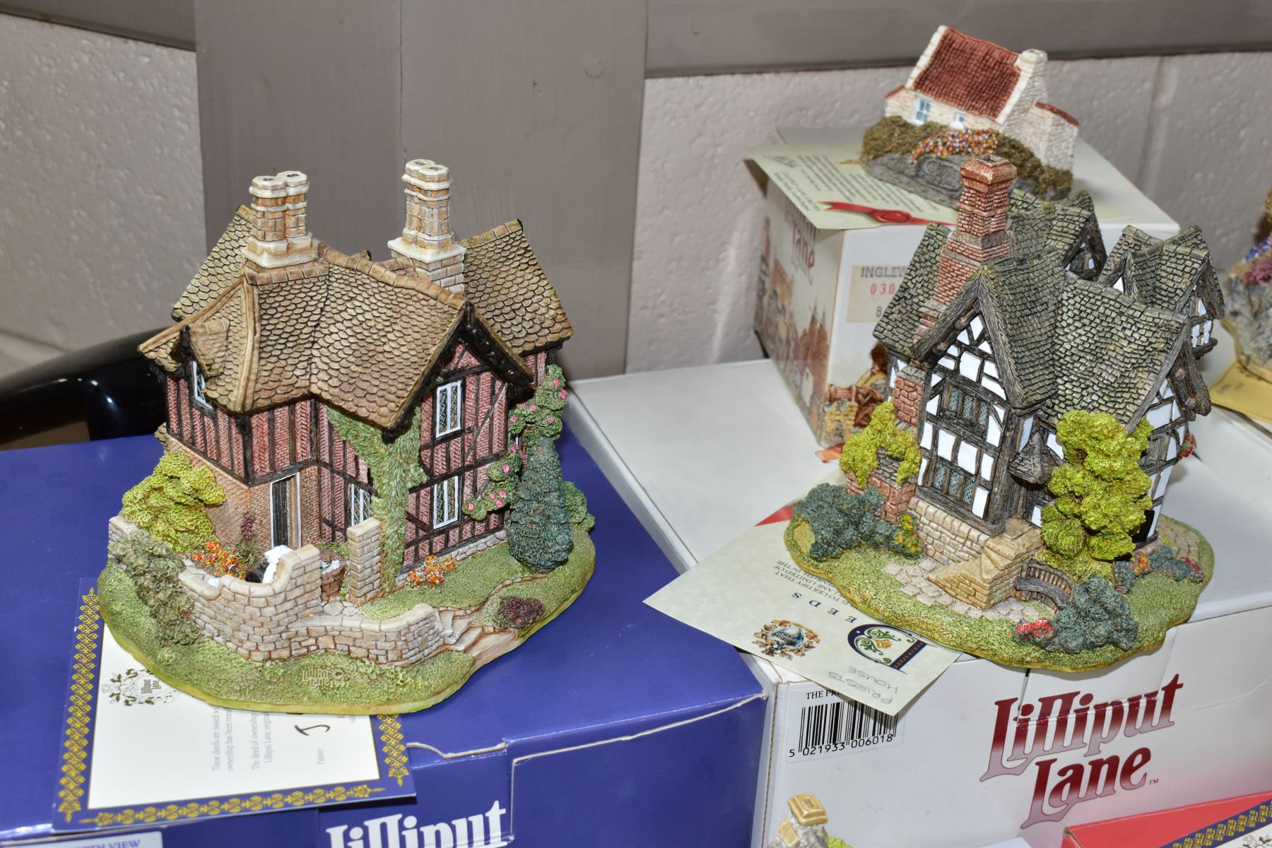 TWENTY THREE BOXED LILLIPUT LANE SCULPTURES FROM THE BRITISH AND NORTH COLLECTIONS, all with - Bild 6 aus 13