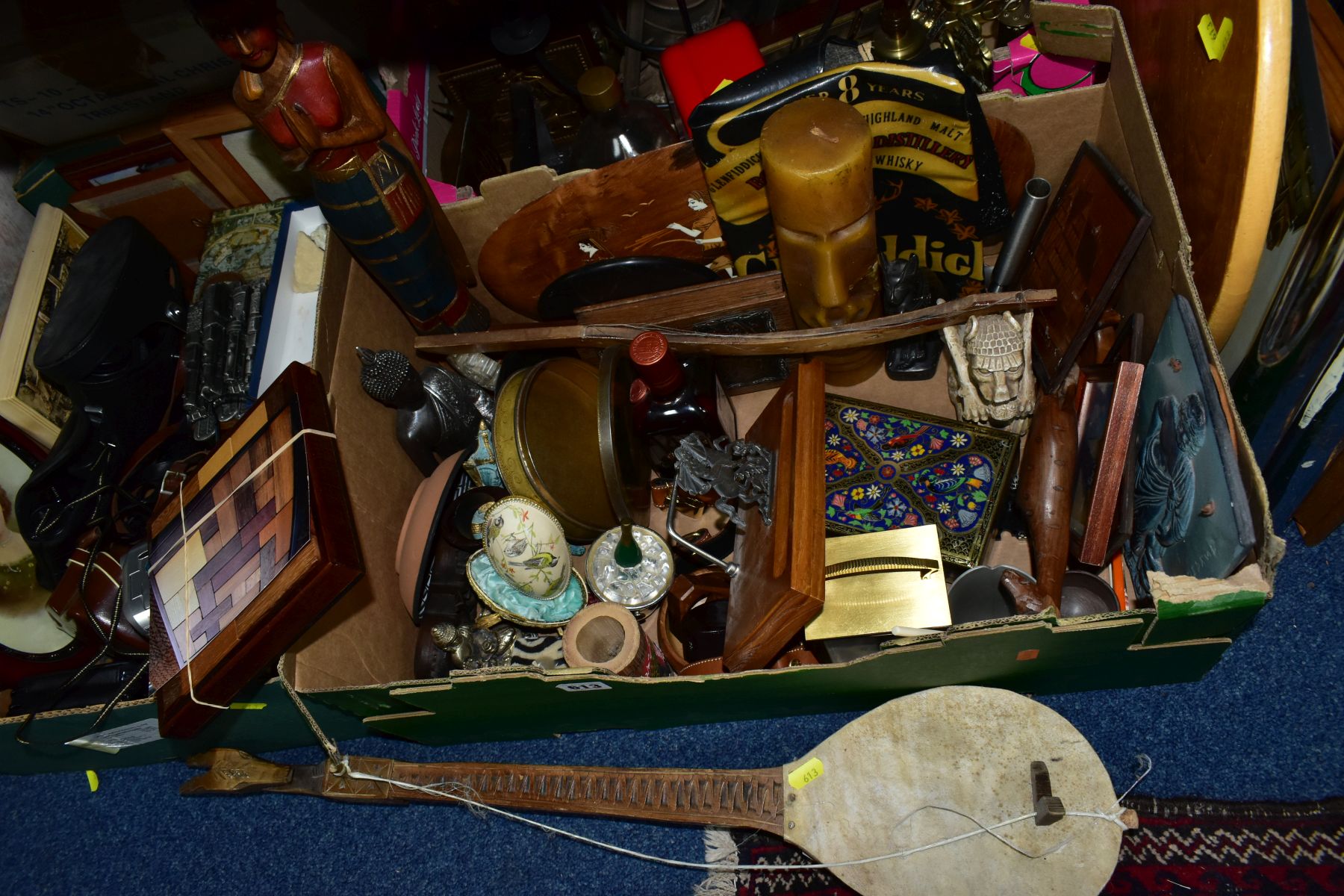 THREE BOXES AND LOOSE SUNDRY ITEMS, to include boxed Christmas tree stand, novelty clock, pics, a - Image 5 of 23