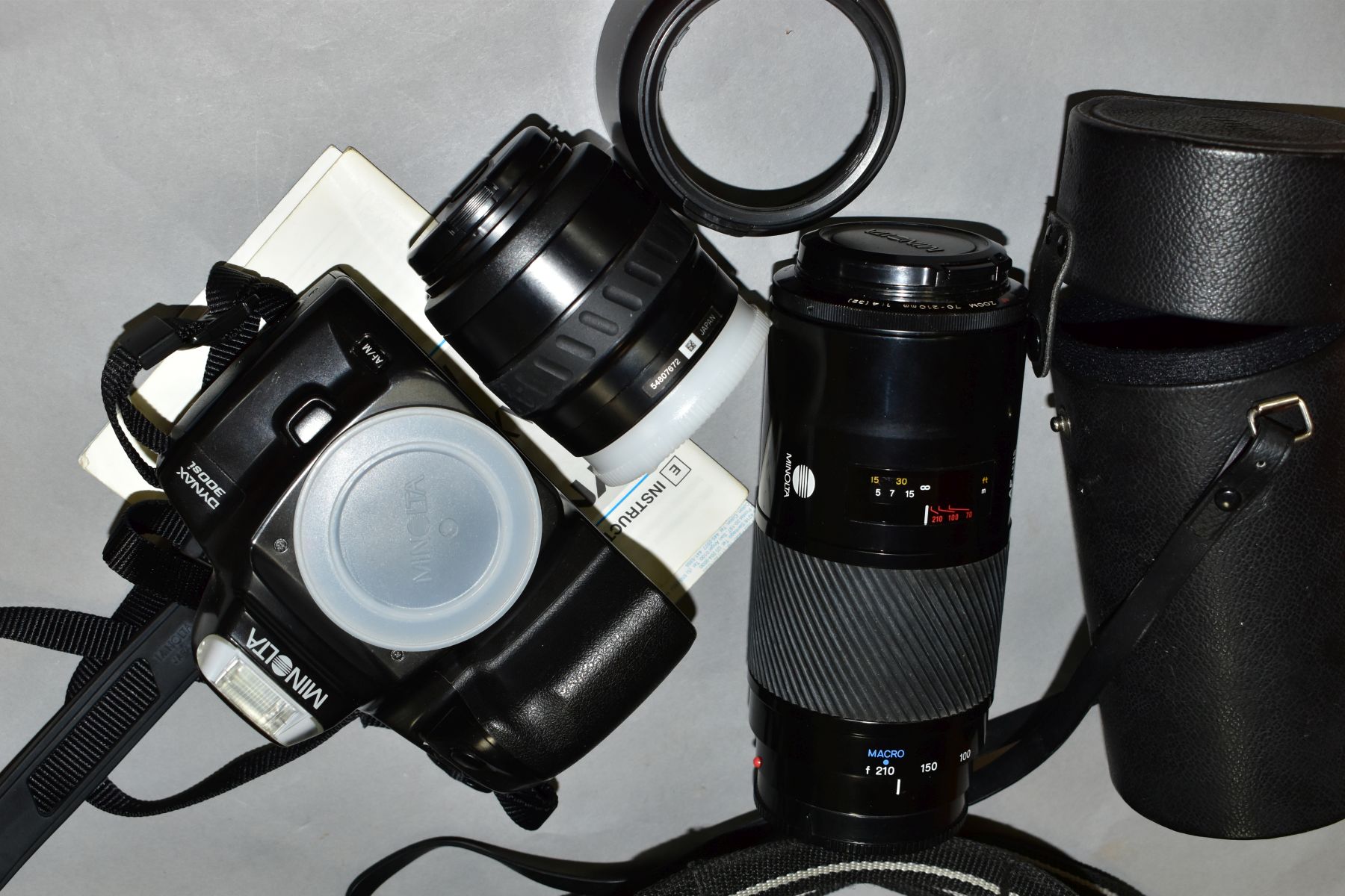 PHOTOGRAPHIC EQUIPMENT comprising a Minolta Dynax 300SI camera body, Minolta 35-70 zoom lens, - Image 6 of 9