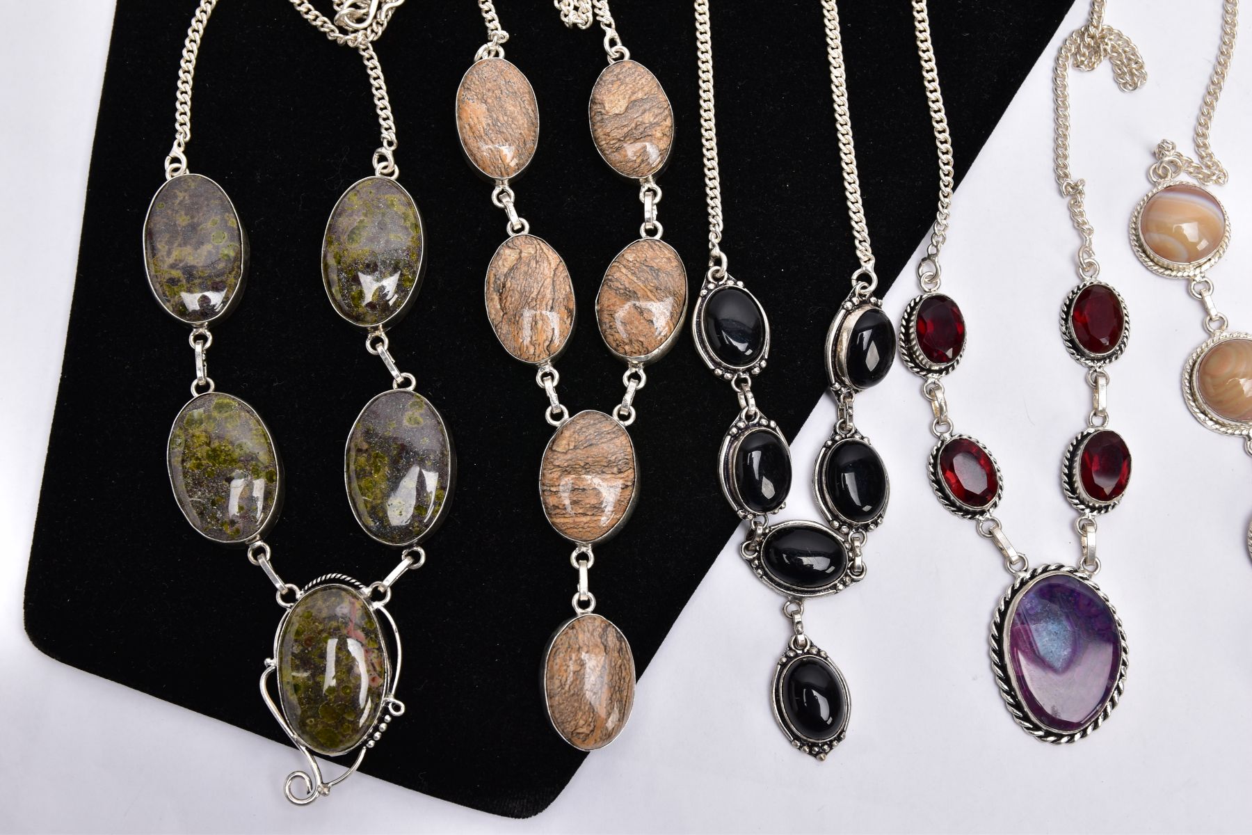 SIX WHITE METAL, SEMI PRECIOUS GEMSTONE SET NECKLACES, to include a green agate cabochon necklace - Image 6 of 6