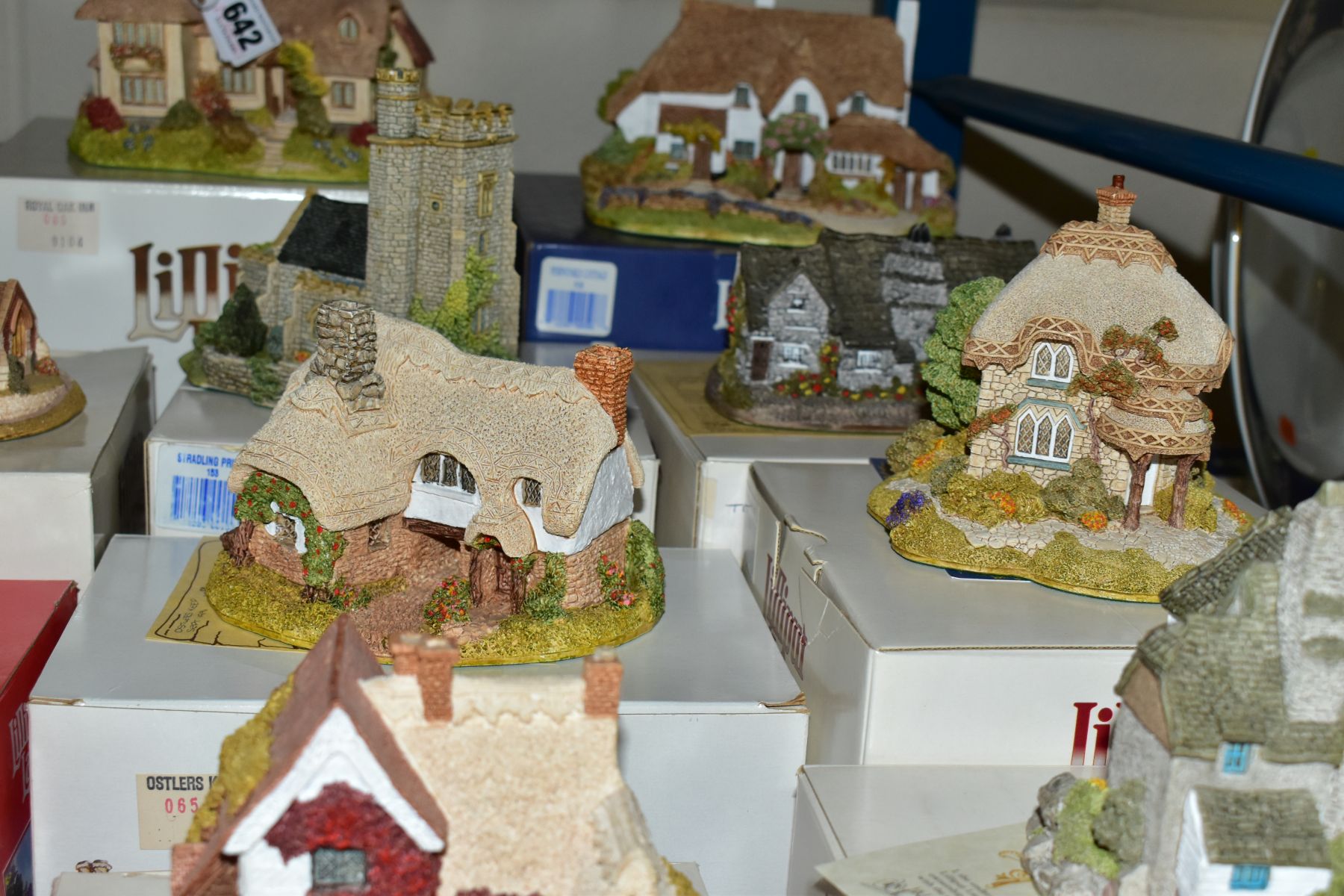 THIRTY THREE BOXED LILLIPUT LANE SCULPTURES FROM SOUTH EAST AND SOUTH WEST COLLECTIONS, all with - Bild 8 aus 22