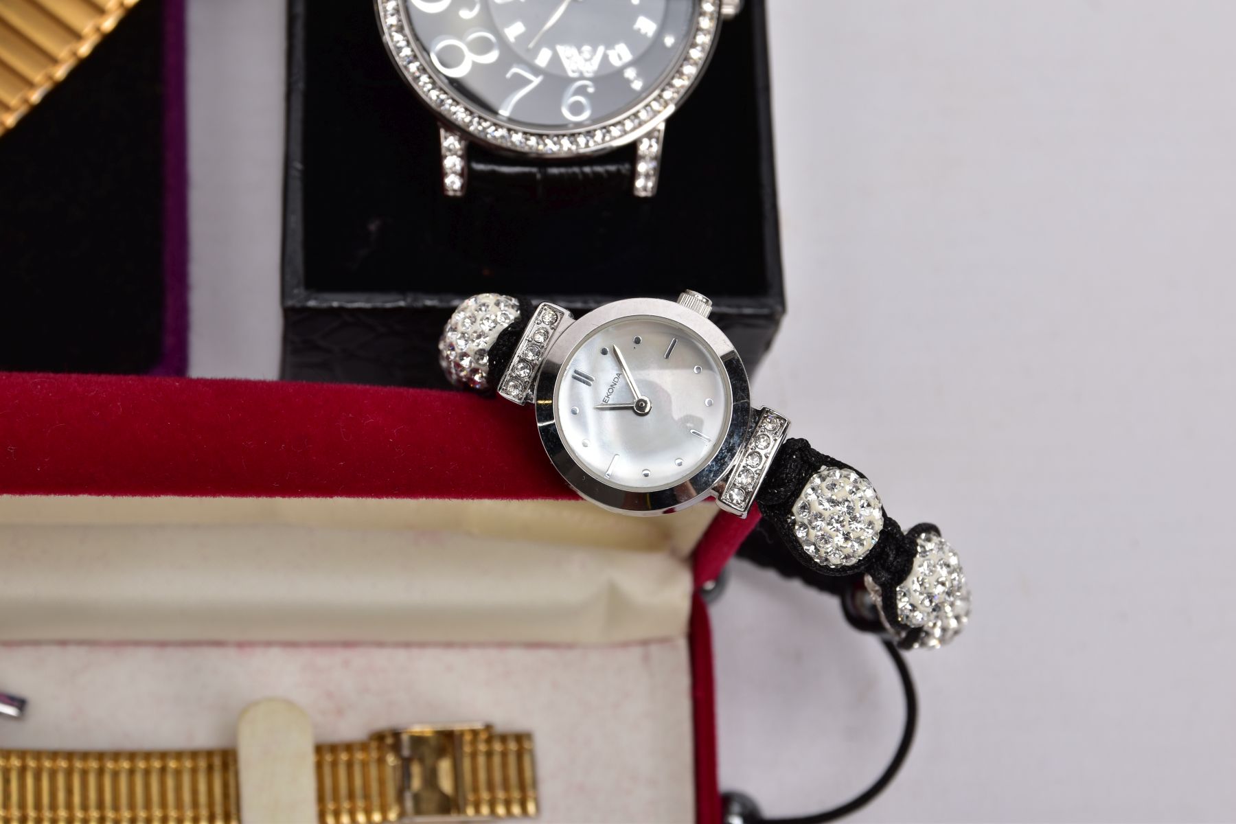 A BOX OF ASSORTED WRISTWATCHES AND A BRACELET, to include twelve watches such as a gents 'Avia' - Image 10 of 18