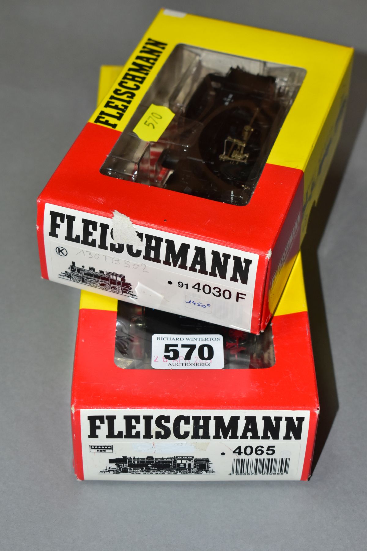 TWO BOXED FLEISCHMANN HO GAUGE TANK LOCOMOTIVES, class 65, No 65 018, D.B. Black livery (4065) and - Bild 4 aus 4