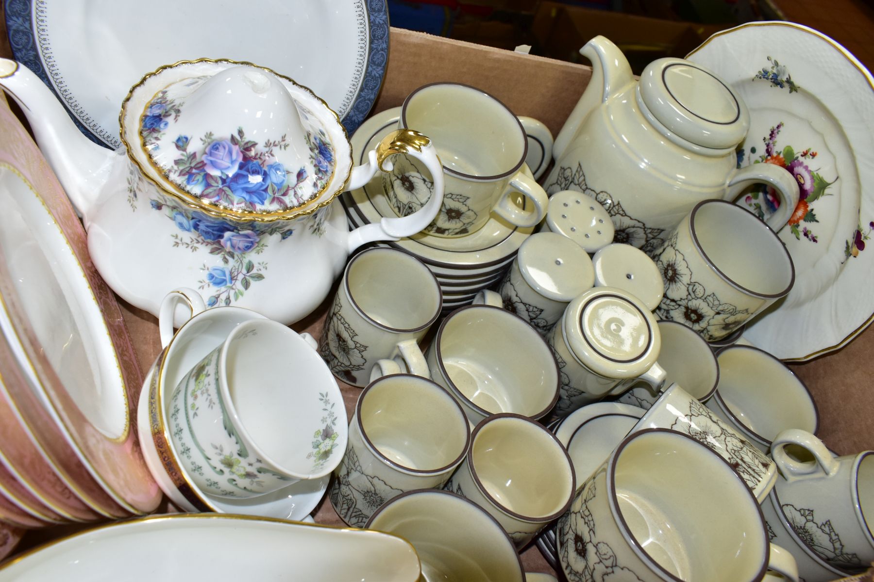 THREE BOXES OF WEDGWOOD PALE BLUE JASPERWARE, ROYAL WORCESTER 'BALMORAL' PLATES AND OTHER ASSORTED - Image 8 of 8