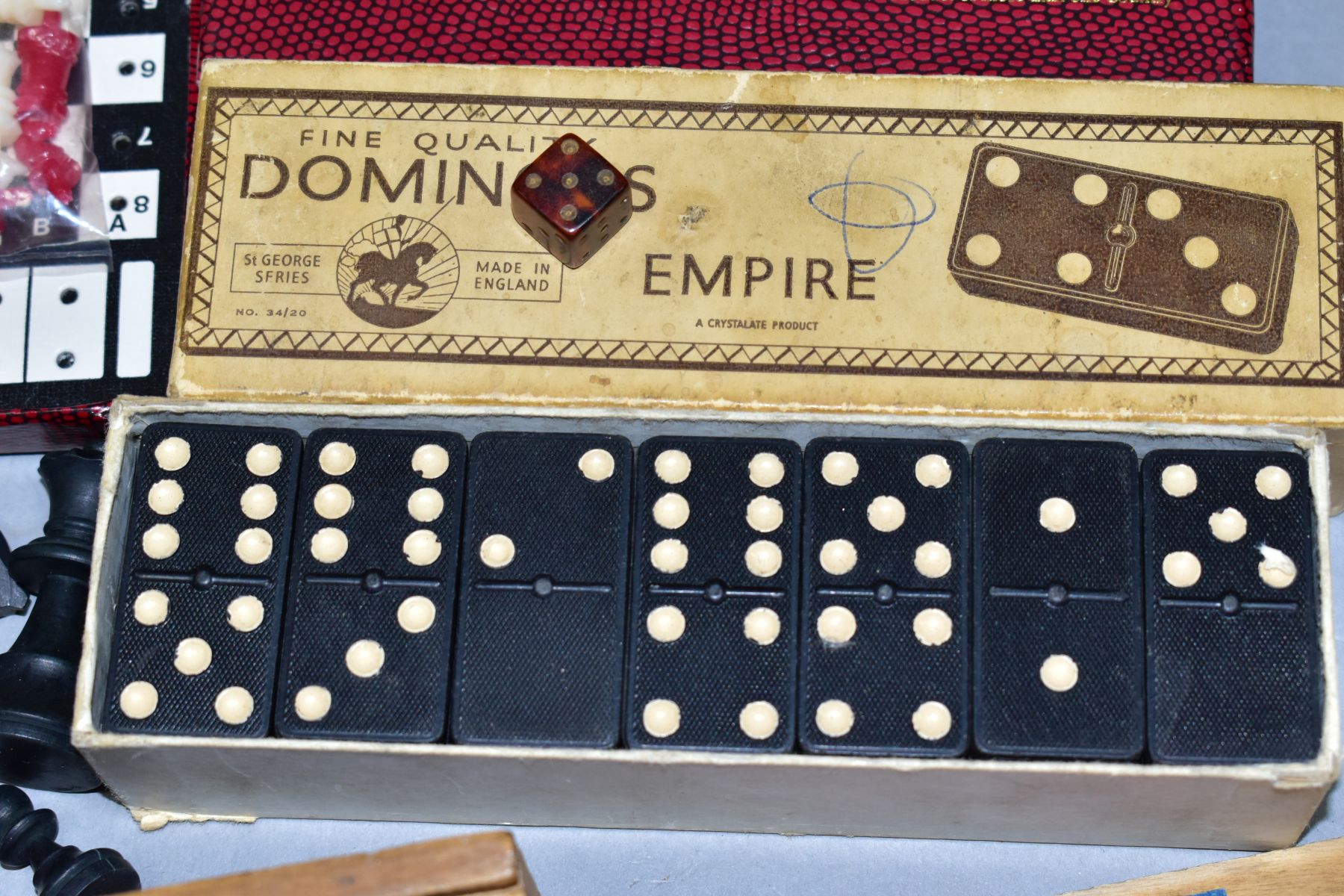 A WOODEN BOX CONTAINING A BOXED SET OF TSL BOXWOOD CHESSMEN, a boxed set of Crystalate dominoes, - Image 3 of 5